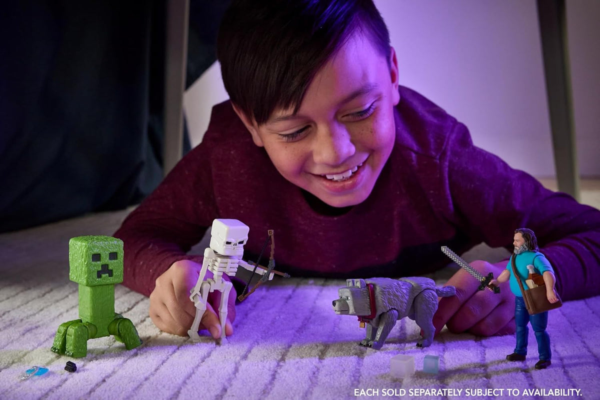 Mattel Minecraft Action Figure & Accessories Set, 4-inch Creeper Posable Character Collectible Inspired by A Minecraft M